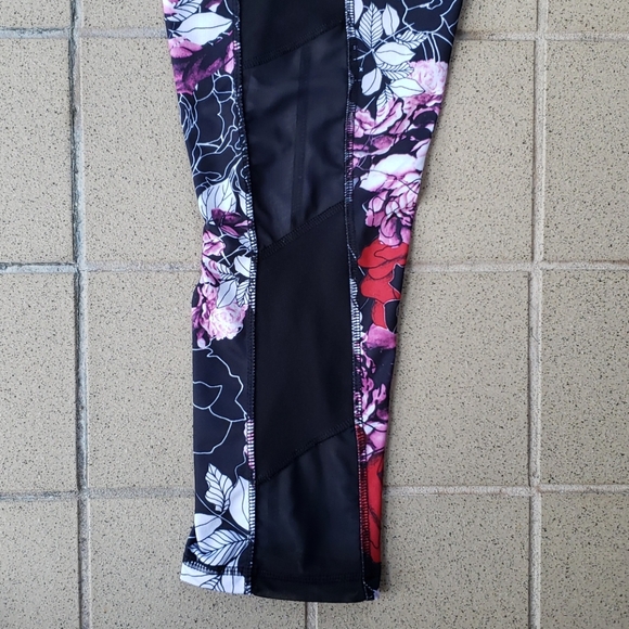 bebe Sport Compression Capri Length Athletic Pants Women's Size Small - Picture 4 of 11